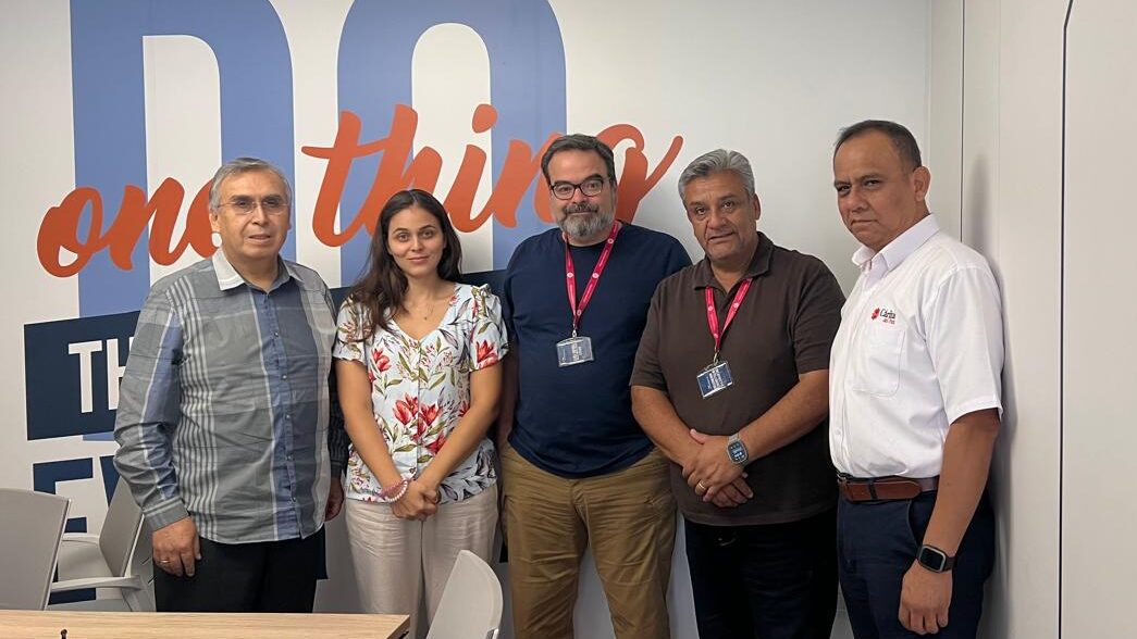 Encuentro entre Hombro a Hombro y Cáritas del Perú para coordinar acciones ante emergencias